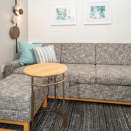 Towneplace Suites By Marriott Louisville Downtown Bagian luar foto