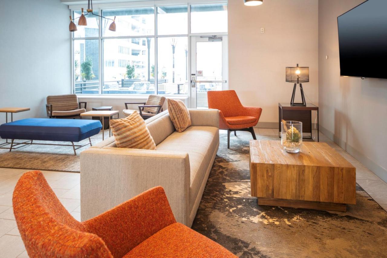 Towneplace Suites By Marriott Louisville Downtown Bagian luar foto