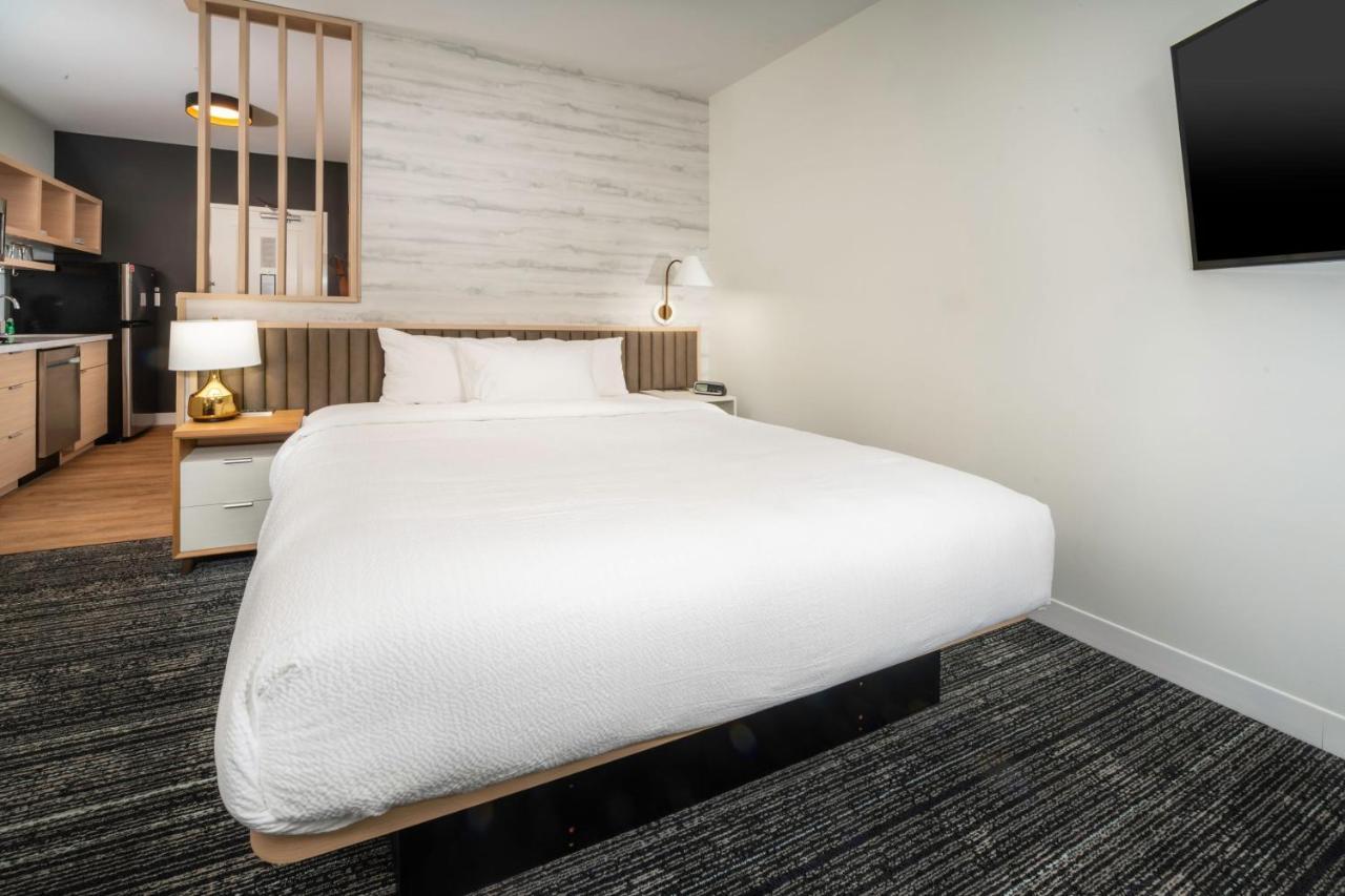 Towneplace Suites By Marriott Louisville Downtown Bagian luar foto