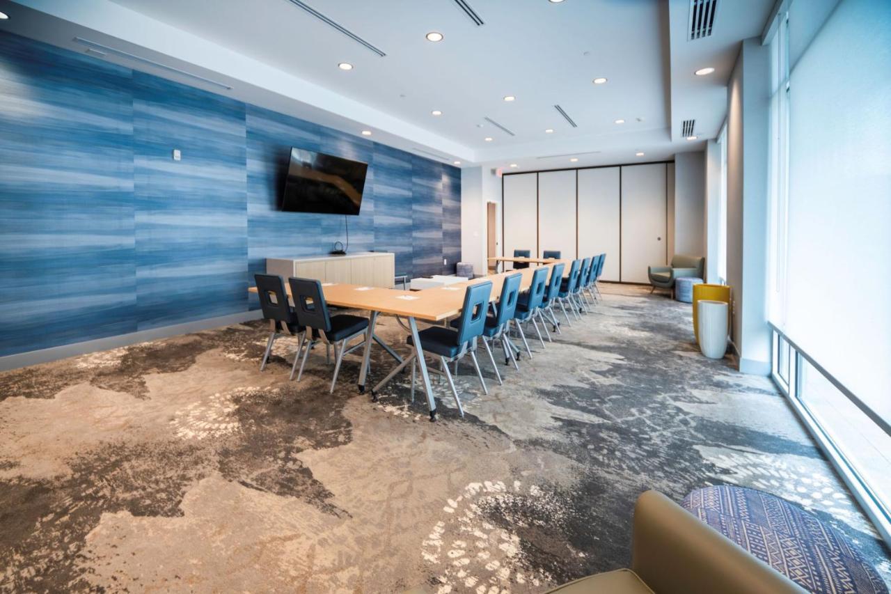 Towneplace Suites By Marriott Louisville Downtown Bagian luar foto