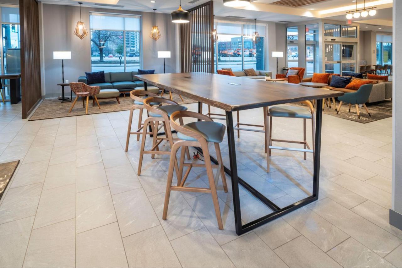 Towneplace Suites By Marriott Louisville Downtown Bagian luar foto