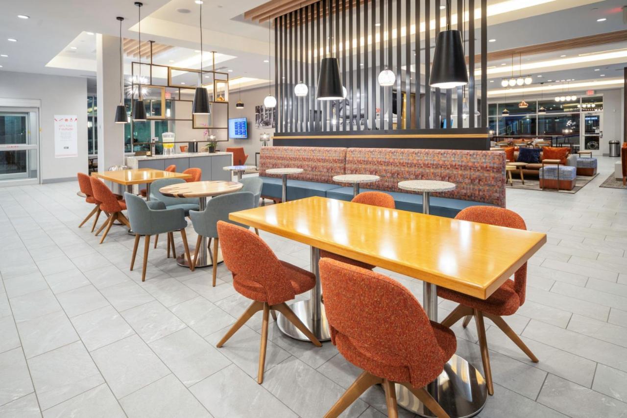Towneplace Suites By Marriott Louisville Downtown Bagian luar foto